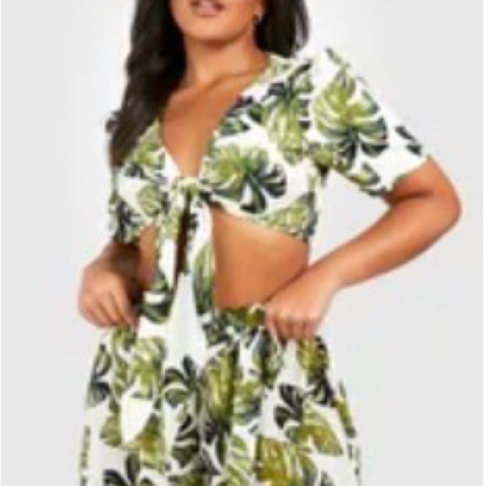 Boohoo White & Green Tropical Tie-Front Plus Swim Top